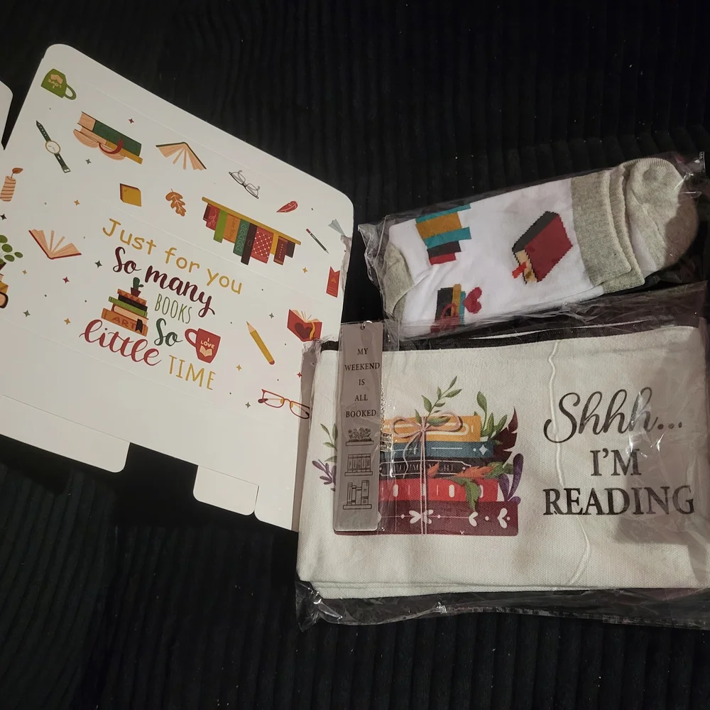 Book Lover's Gift Set - NEW 5 Pieces Including Gift Box